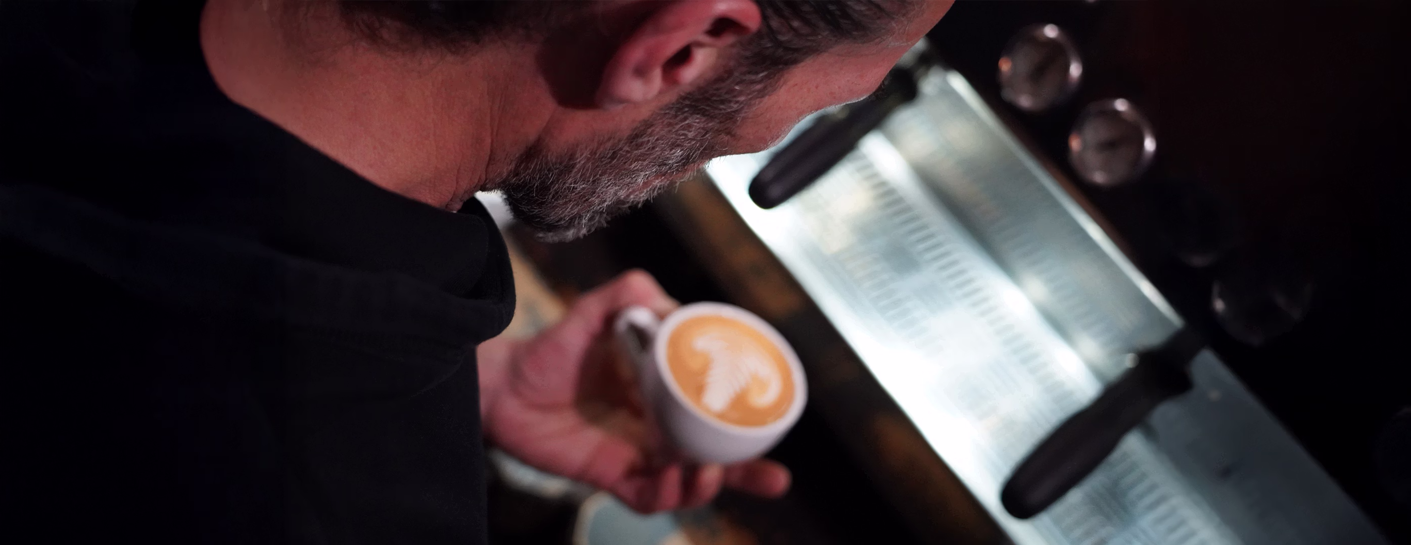 Barista bei der Zubereitung von Specialty Coffee für ein Business Event in Düsseldorf